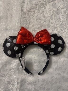 Disney Black Polka Dot Minnie Mouse Ear Headband with Red Sequin Bow. NWOT.